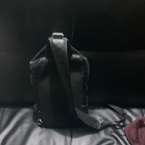 Calvin Klein Men’s Crossbody bag (black) (good condition) (leather) - Picture 3 of 3